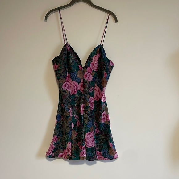 VTG 90s Victorias Secret Babydoll Nightie Gold Med Satin Mini Scallop Y2K VS - Picture 1 of 12